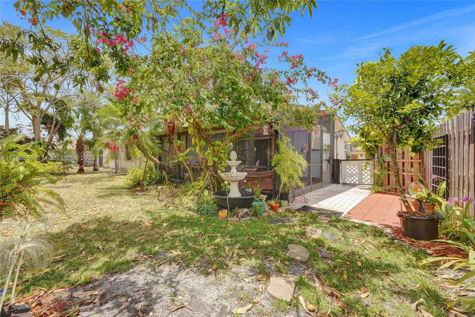 Small Image of 7618 NORTH WEST 88TH CIR, Tamarac Number 30