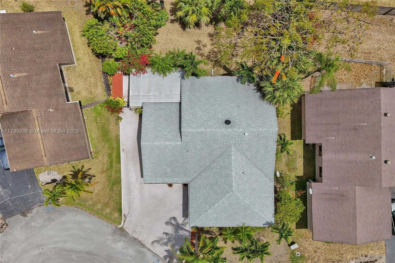 Small Image of 7618 NORTH WEST 88TH CIR, Tamarac Number 36