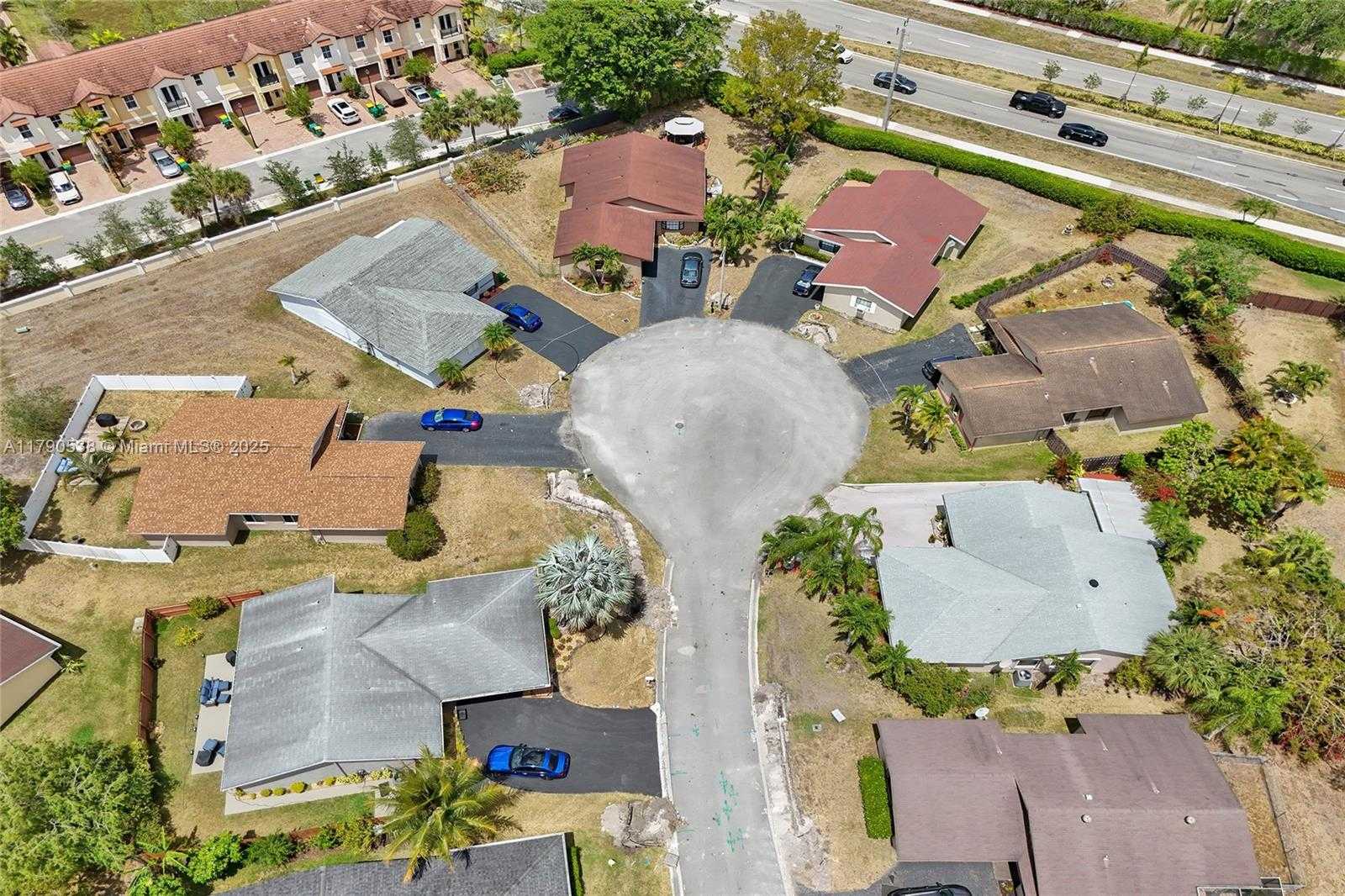 Small Image of 7618 NORTH WEST 88TH CIR, Tamarac Number 37