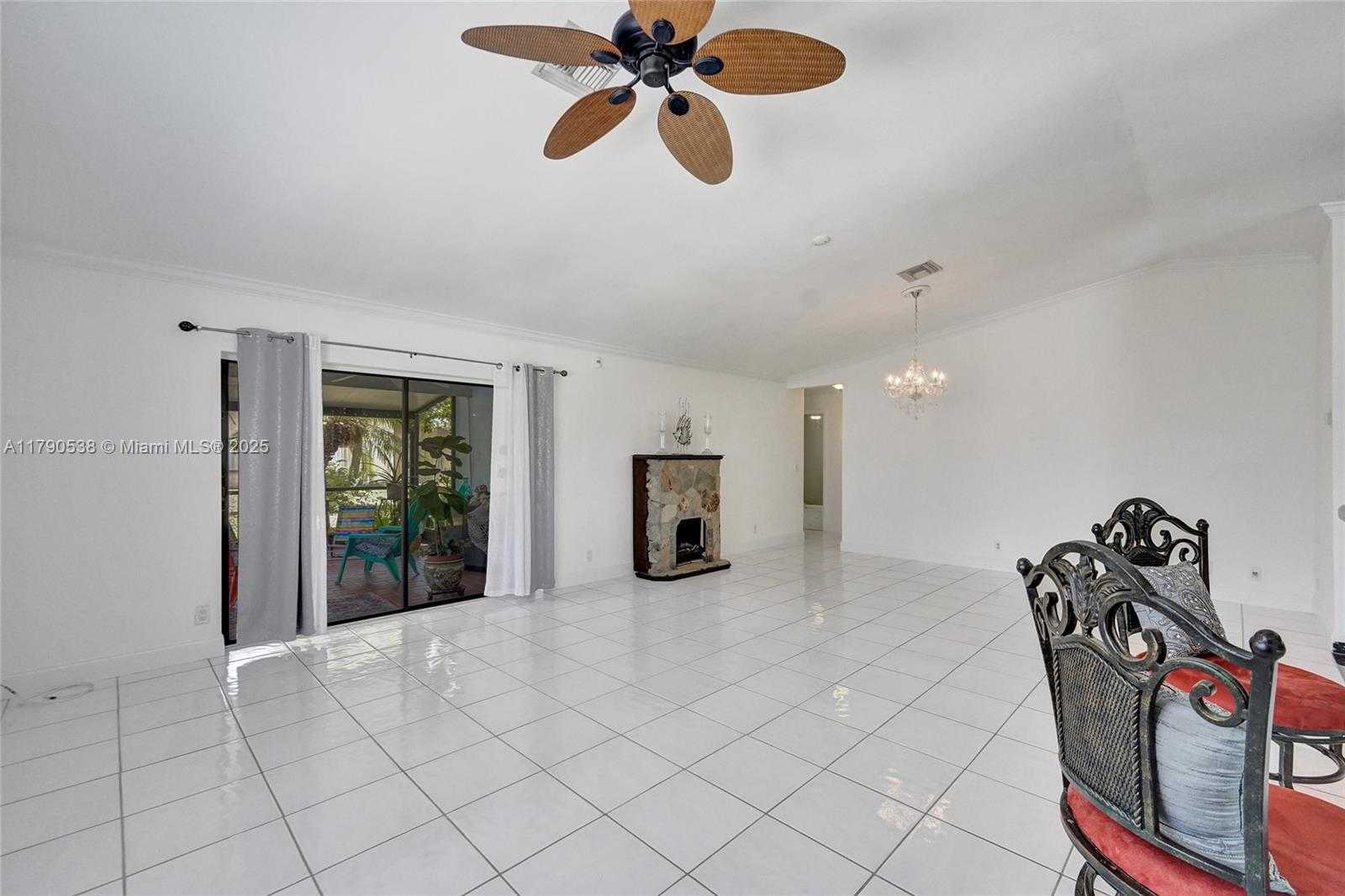 Small Image of 7618 NORTH WEST 88TH CIR, Tamarac Number 9