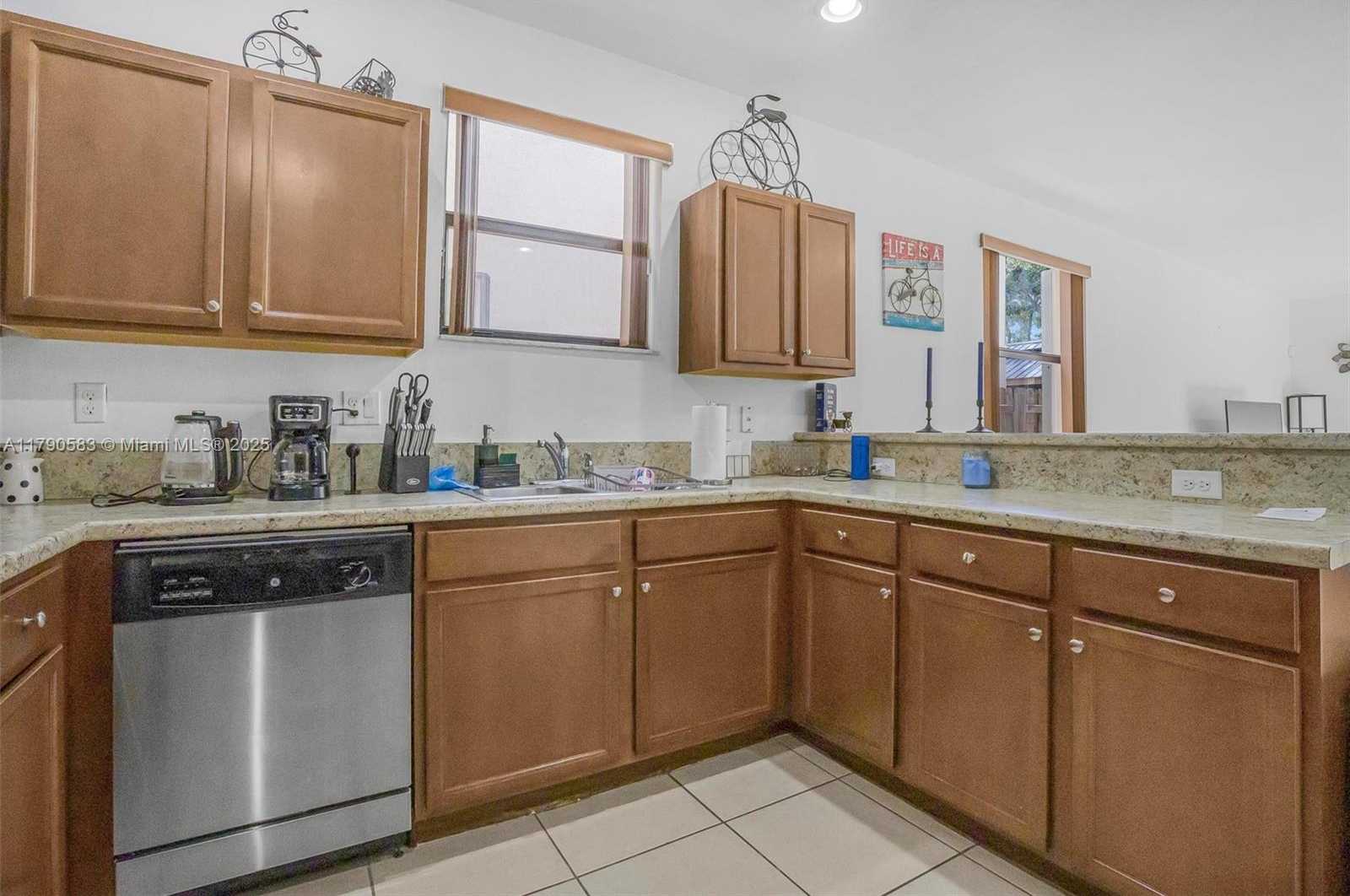 Small Image of 462 SOUTH EAST 33RD TER, Homestead Number 10