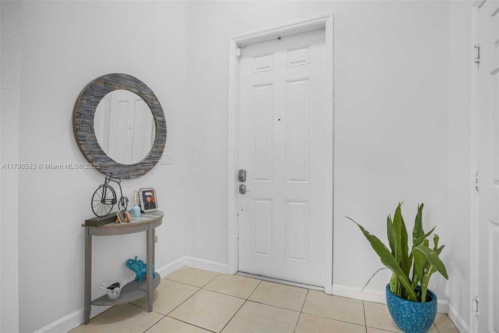 Small Image of 462 SOUTH EAST 33RD TER, Homestead Number 3