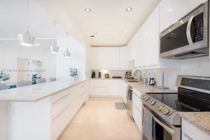 Small Image of 17650 NORTH EAST 19TH AVE, North Miami Beach Number 13