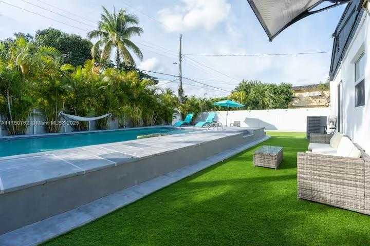Small Image of 17650 NORTH EAST 19TH AVE, North Miami Beach Number 17