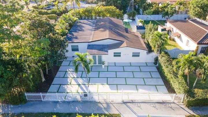 Small Image of 17650 NORTH EAST 19TH AVE, North Miami Beach Number 2