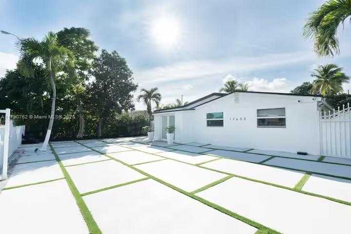 Small Image of 17650 NORTH EAST 19TH AVE, North Miami Beach Number 20