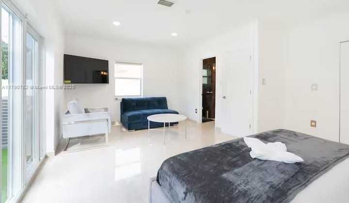 Small Image of 17650 NORTH EAST 19TH AVE, North Miami Beach Number 24
