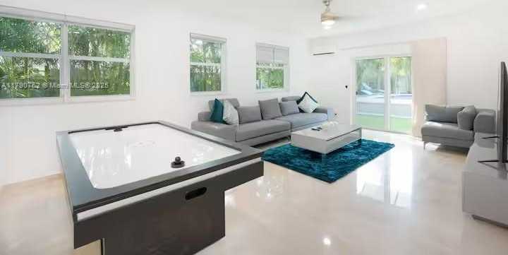Small Image of 17650 NORTH EAST 19TH AVE, North Miami Beach Number 29
