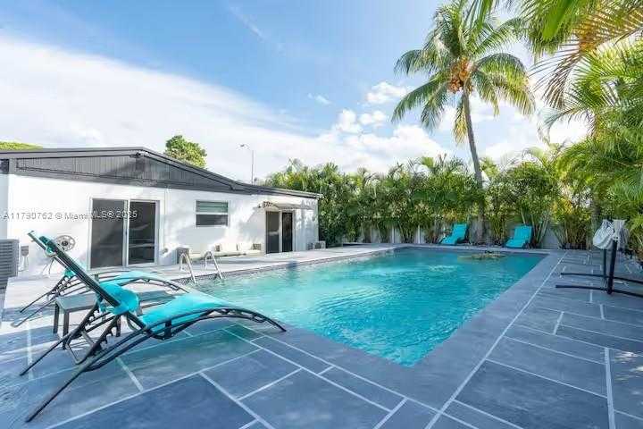 Small Image of 17650 NORTH EAST 19TH AVE, North Miami Beach Number 3