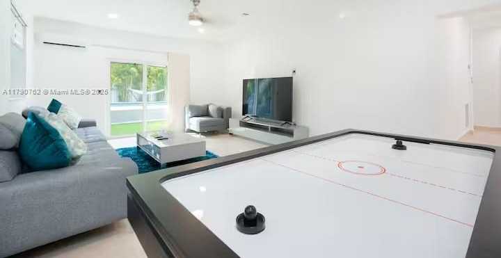 Small Image of 17650 NORTH EAST 19TH AVE, North Miami Beach Number 30