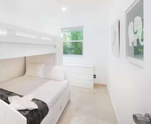 Small Image of 17650 NORTH EAST 19TH AVE, North Miami Beach Number 32