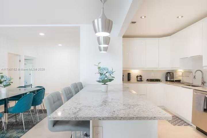 Small Image of 17650 NORTH EAST 19TH AVE, North Miami Beach Number 36