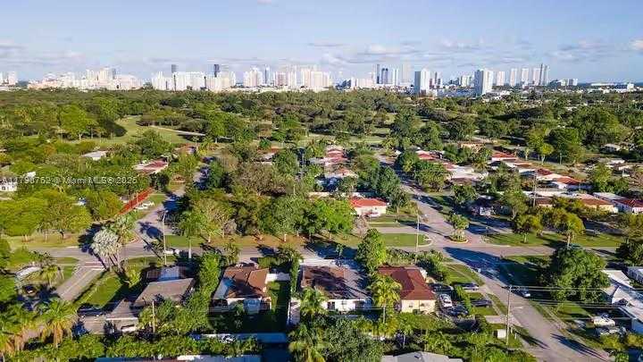 Small Image of 17650 NORTH EAST 19TH AVE, North Miami Beach Number 37