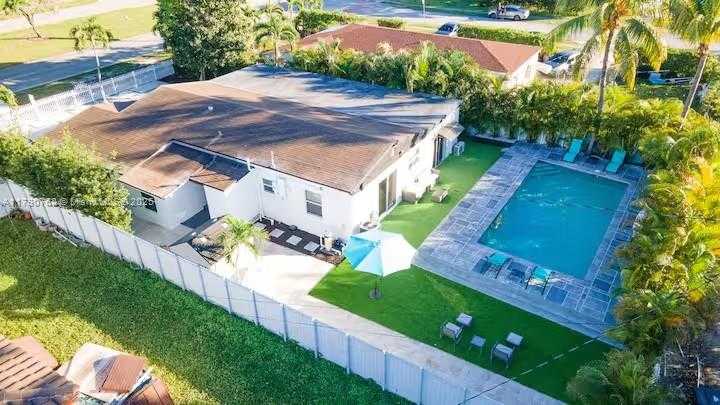 Small Image of 17650 NORTH EAST 19TH AVE, North Miami Beach Number 38