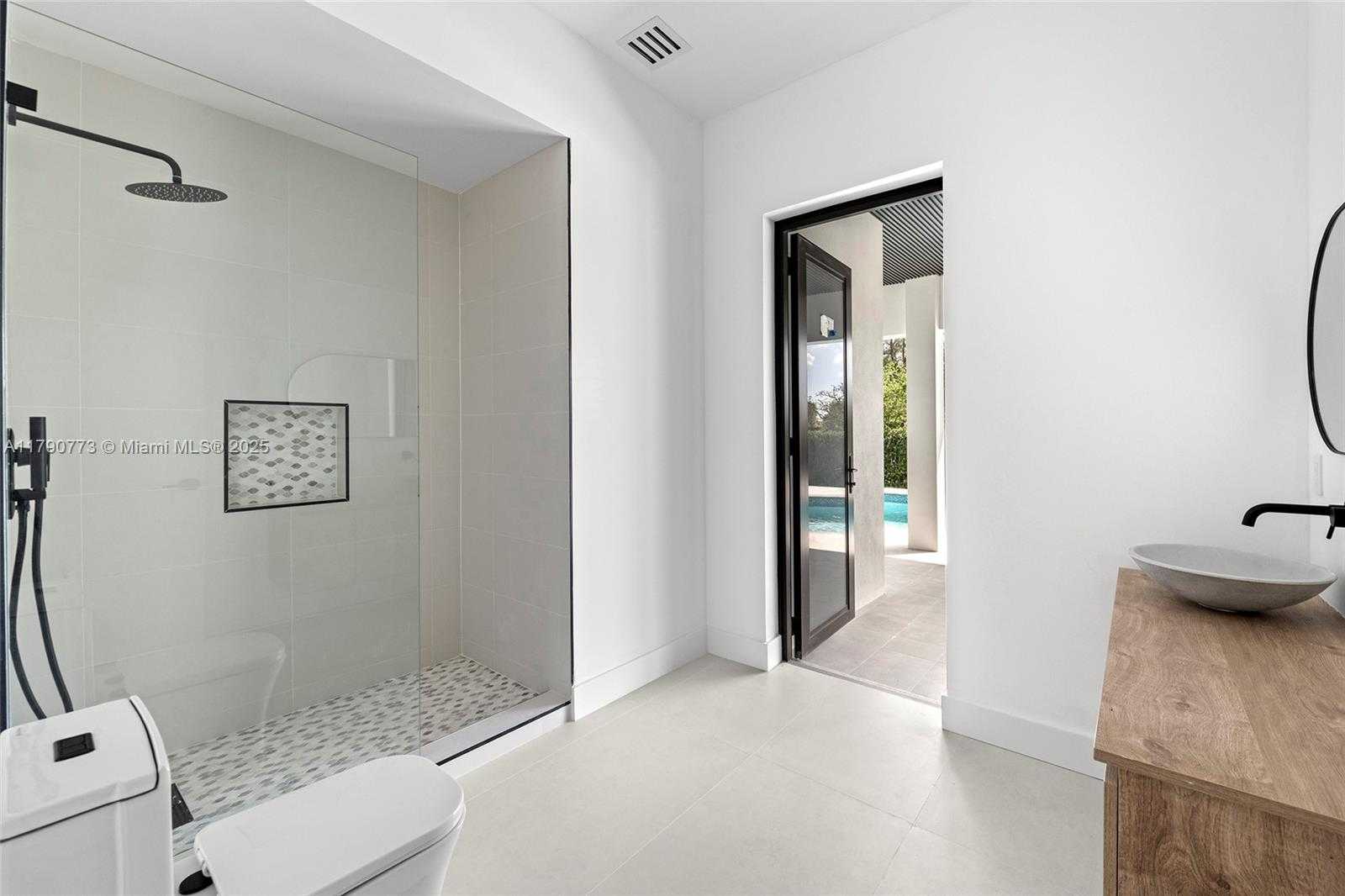 Small Image of 19601 EAST SAINT ANDREWS DR, Hialeah Number 19