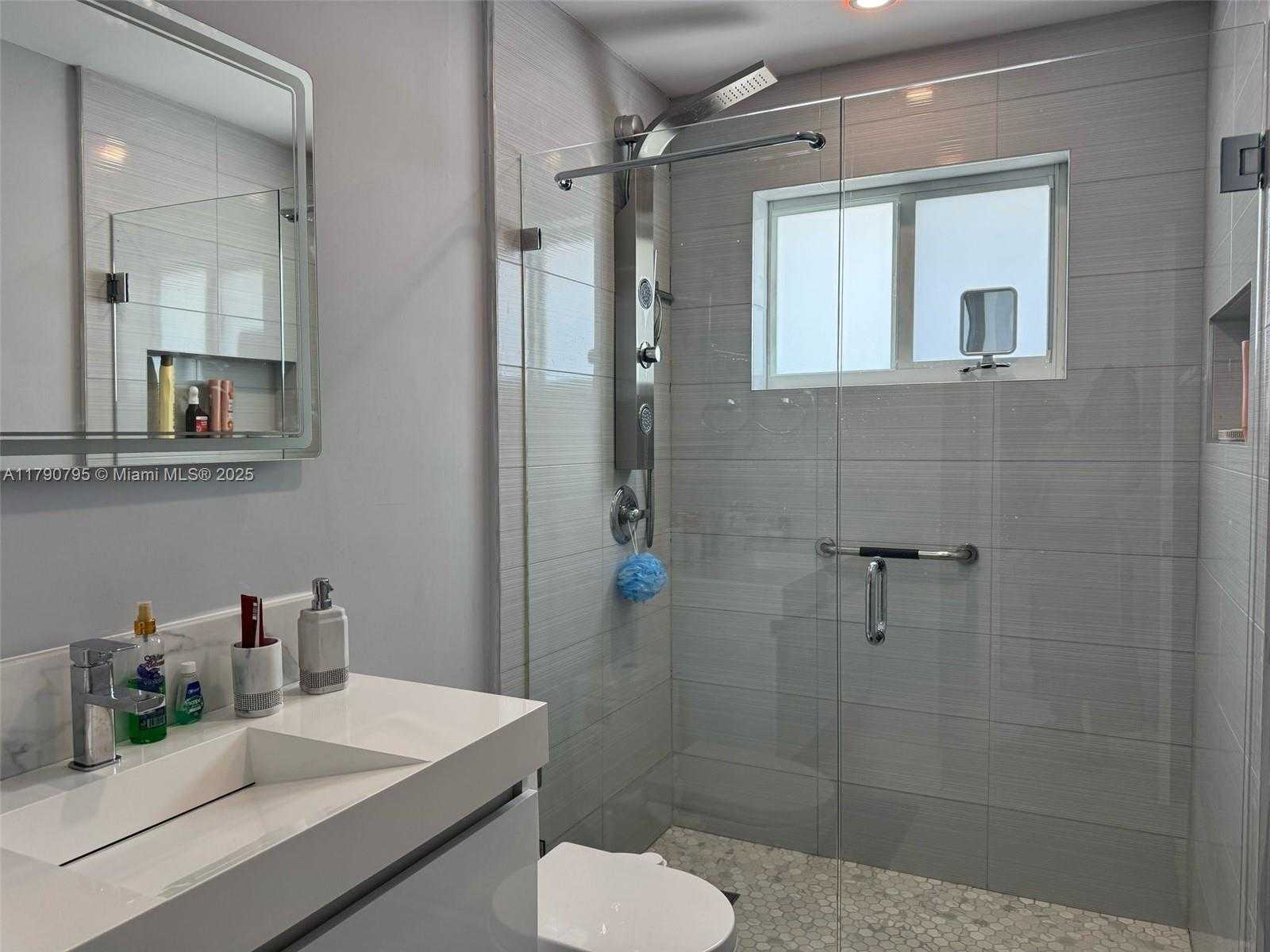 Small Image of 729 EAST 23RD ST, Hialeah Number 14