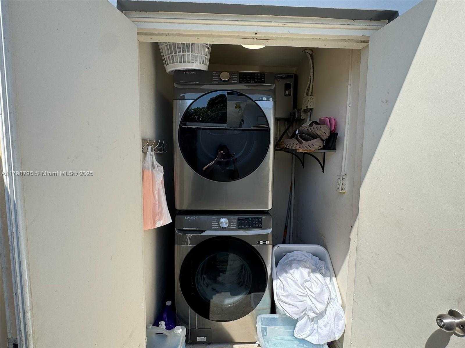 Small Image of 729 EAST 23RD ST, Hialeah Number 16