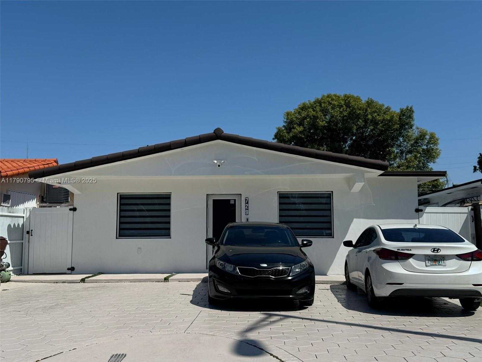 Small Image of 729 EAST 23RD ST, Hialeah Number 2