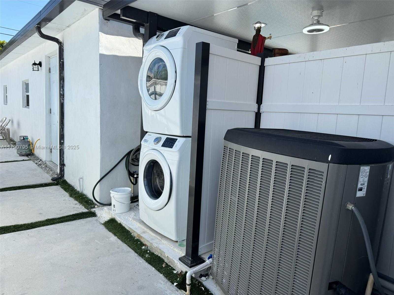 Small Image of 729 EAST 23RD ST, Hialeah Number 25