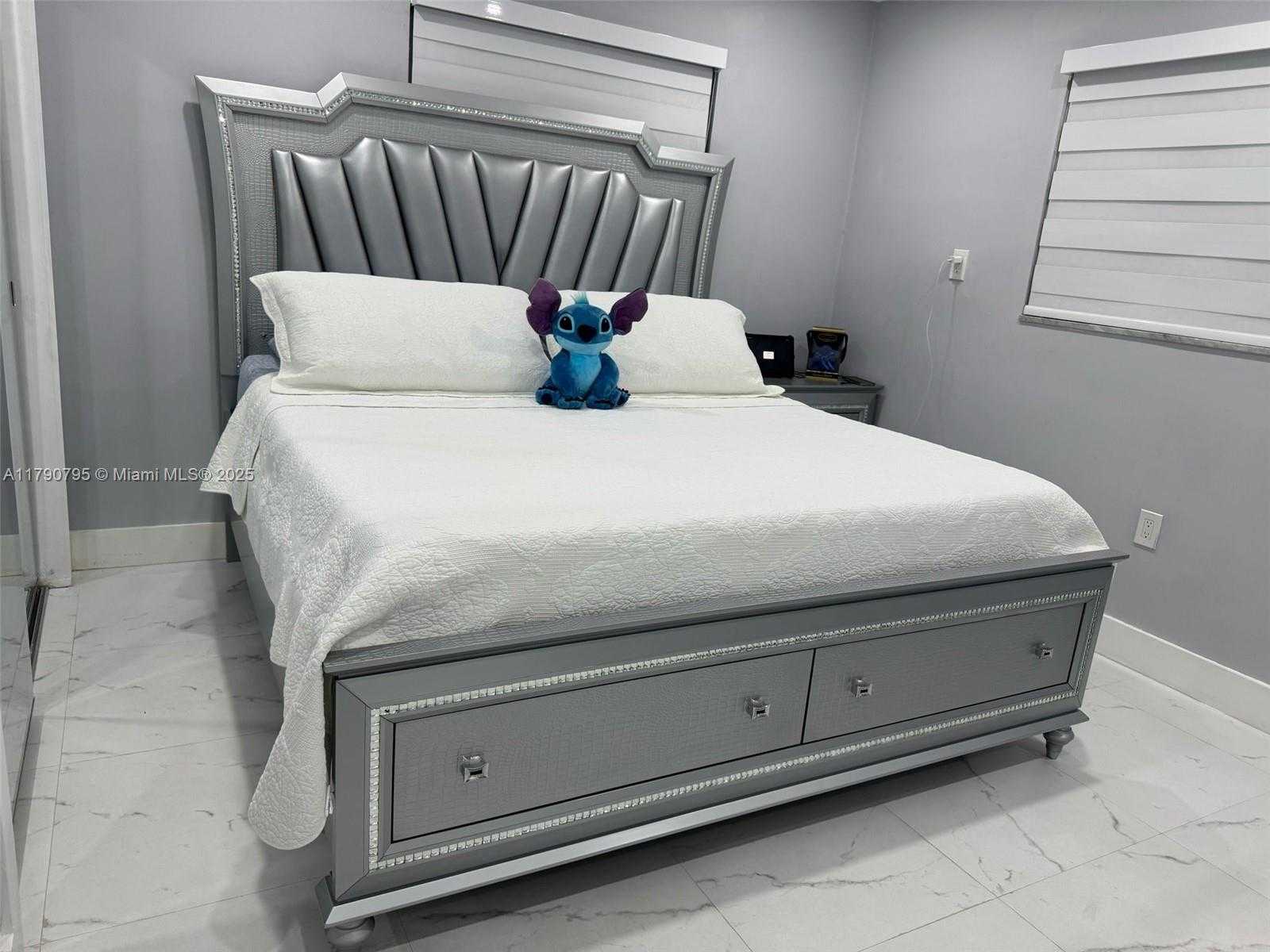Small Image of 729 EAST 23RD ST, Hialeah Number 9