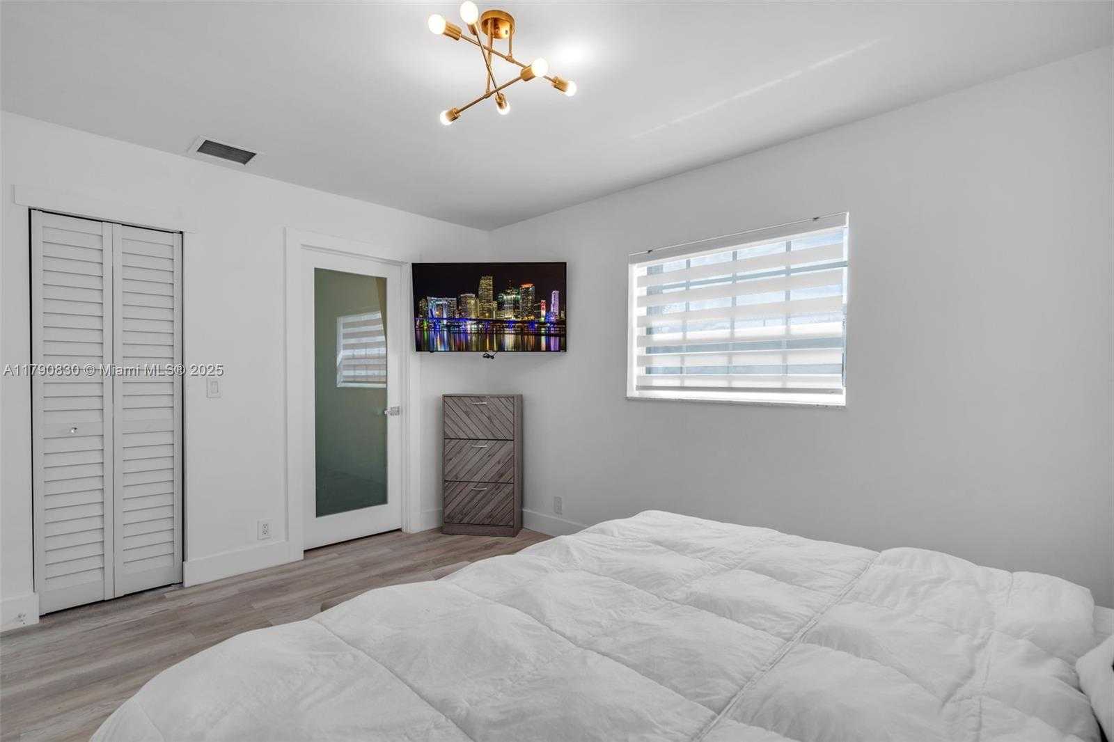 Small Image of 181 SOUTH WEST 76TH TER, Margate Number 14