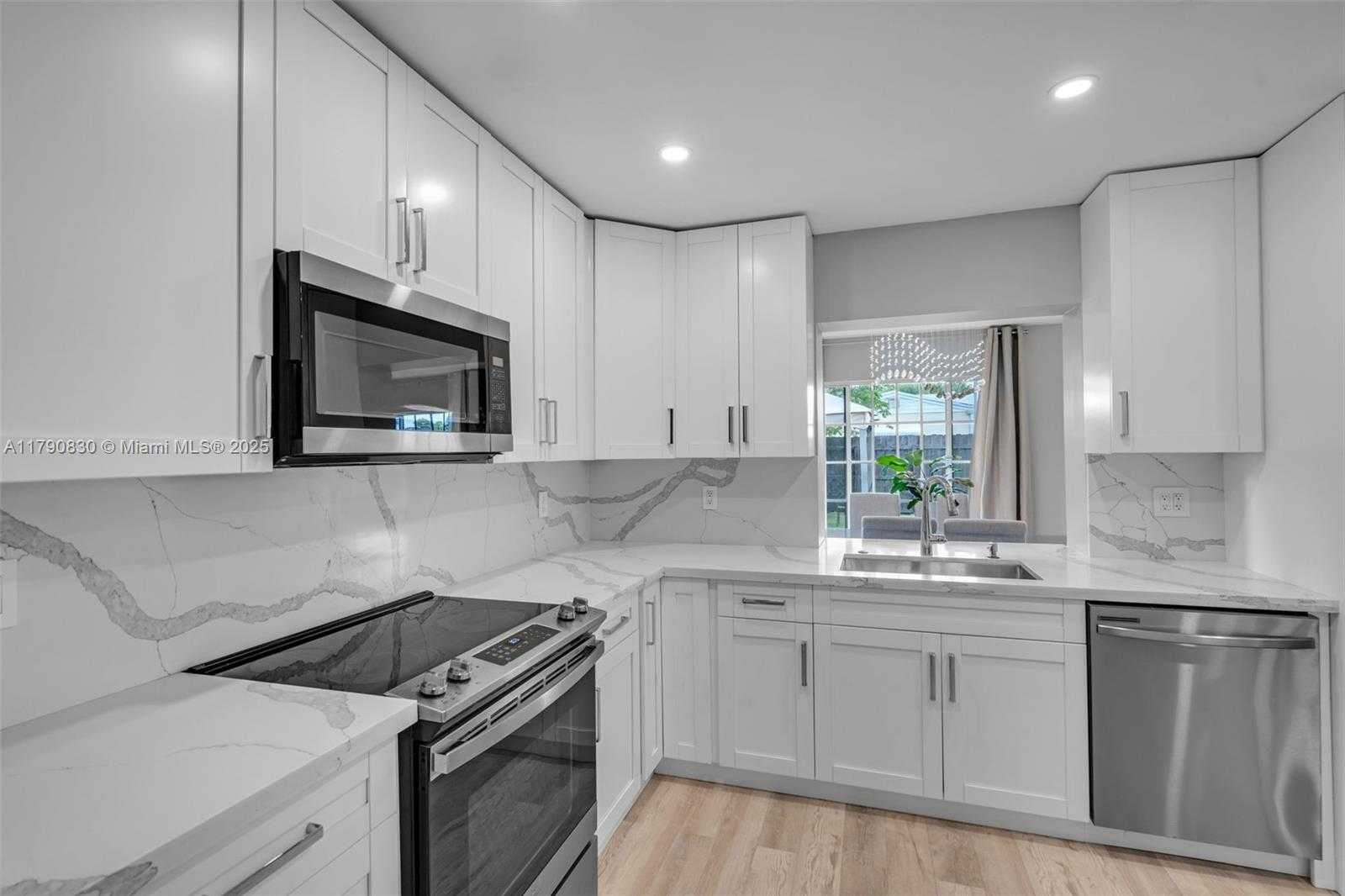 Small Image of 181 SOUTH WEST 76TH TER, Margate Number 9