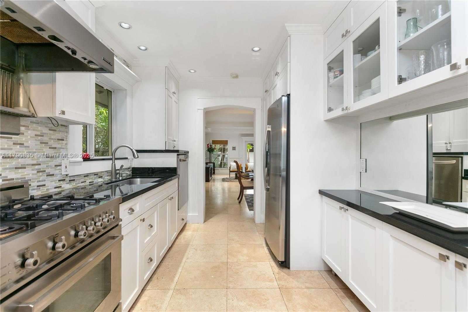 Small Image of 1075 NORTH EAST 89TH ST, Miami Number 10