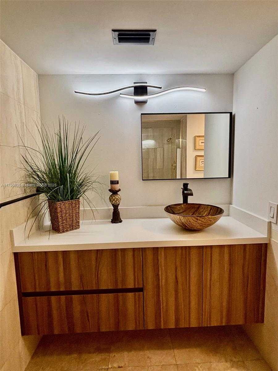 Small Image of 1075 NORTH EAST 89TH ST, Miami Number 20