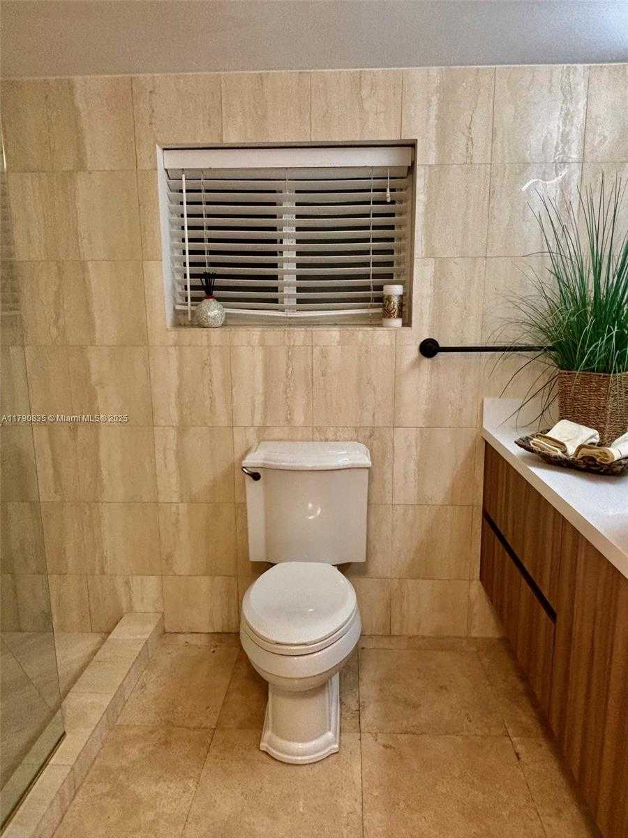 Small Image of 1075 NORTH EAST 89TH ST, Miami Number 21