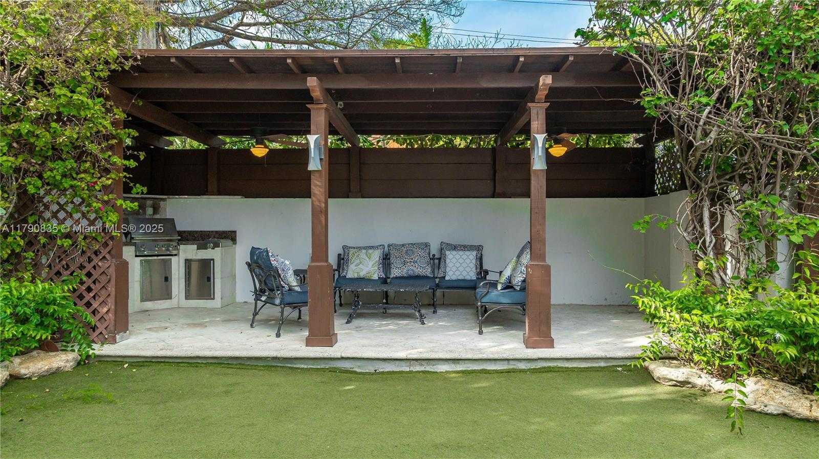 Small Image of 1075 NORTH EAST 89TH ST, Miami Number 36