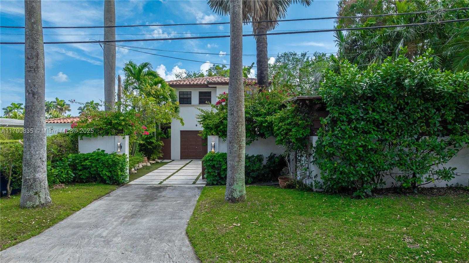 Small Image of 1075 NORTH EAST 89TH ST, Miami Number 39