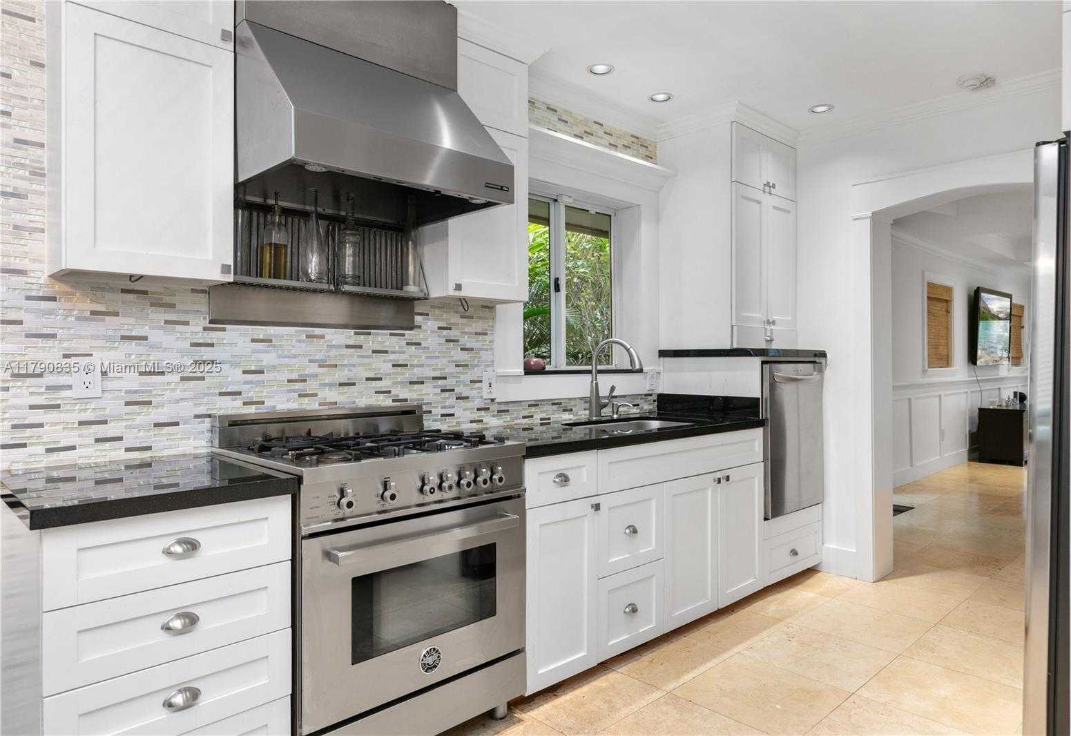 Small Image of 1075 NORTH EAST 89TH ST, Miami Number 9