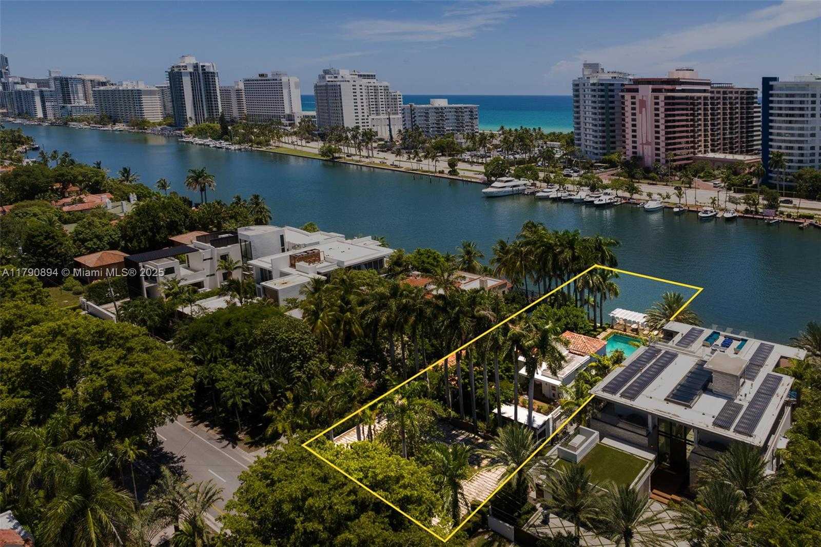 Small Image of 5215 PINE TREE DR, Miami Beach Number 25