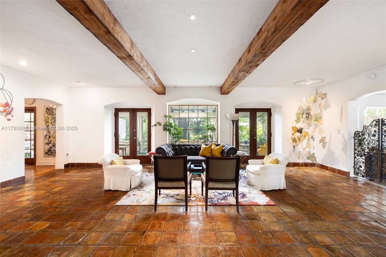 Small Image of 5215 PINE TREE DR, Miami Beach Number 6