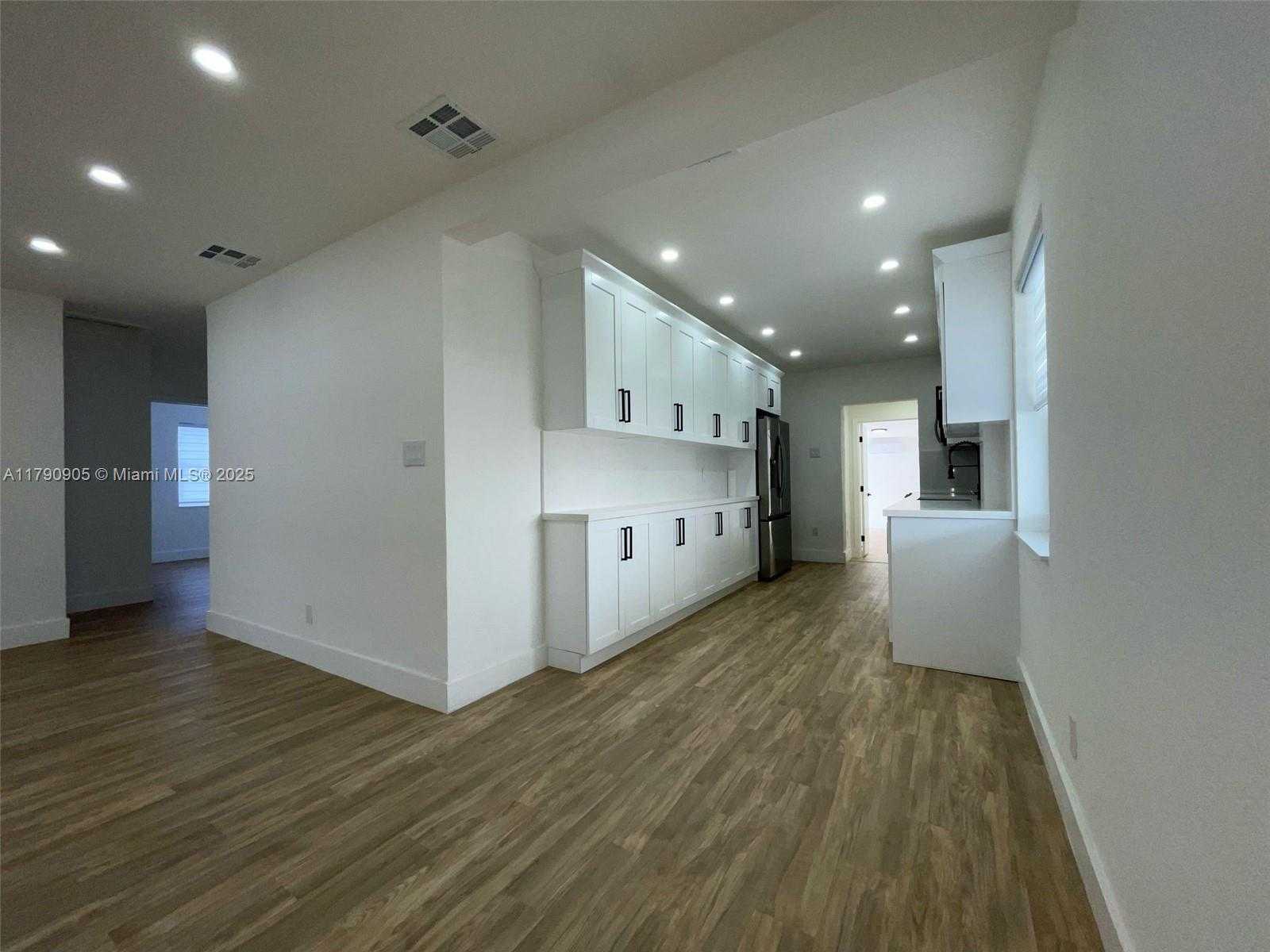 Small Image of 1421 NORTH WEST 1ST AVE, Fort Lauderdale Number 9