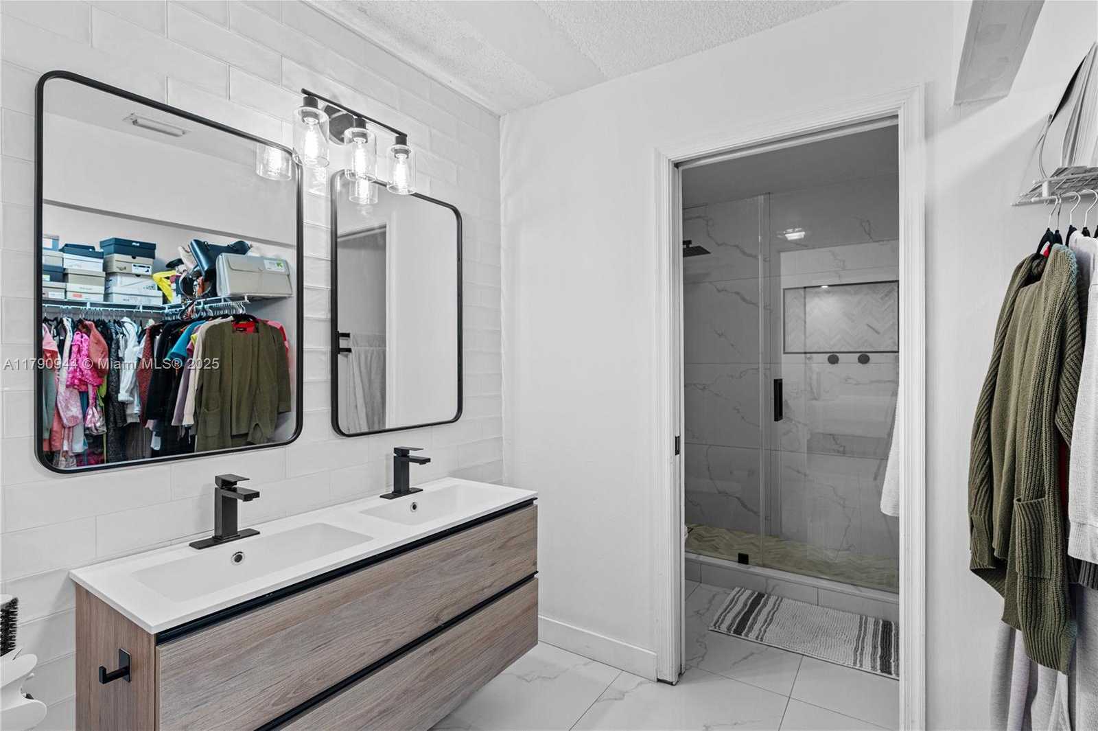 Small Image of 2215 SOUTH EAST 7TH PL, Homestead Number 12