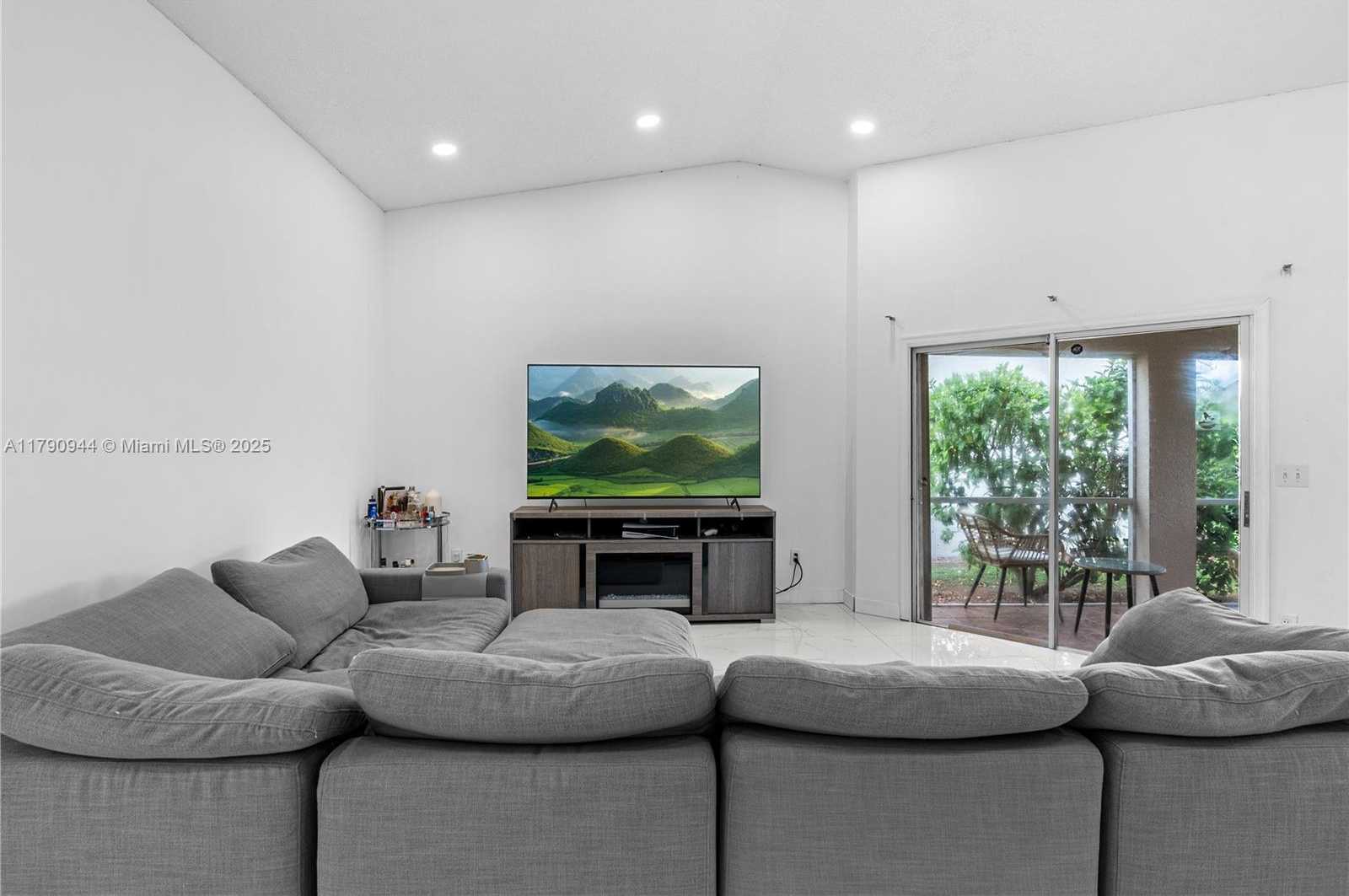 Small Image of 2215 SOUTH EAST 7TH PL, Homestead Number 5