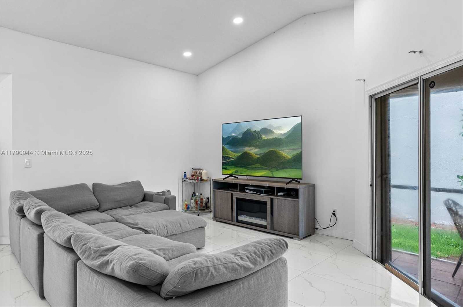 Small Image of 2215 SOUTH EAST 7TH PL, Homestead Number 6