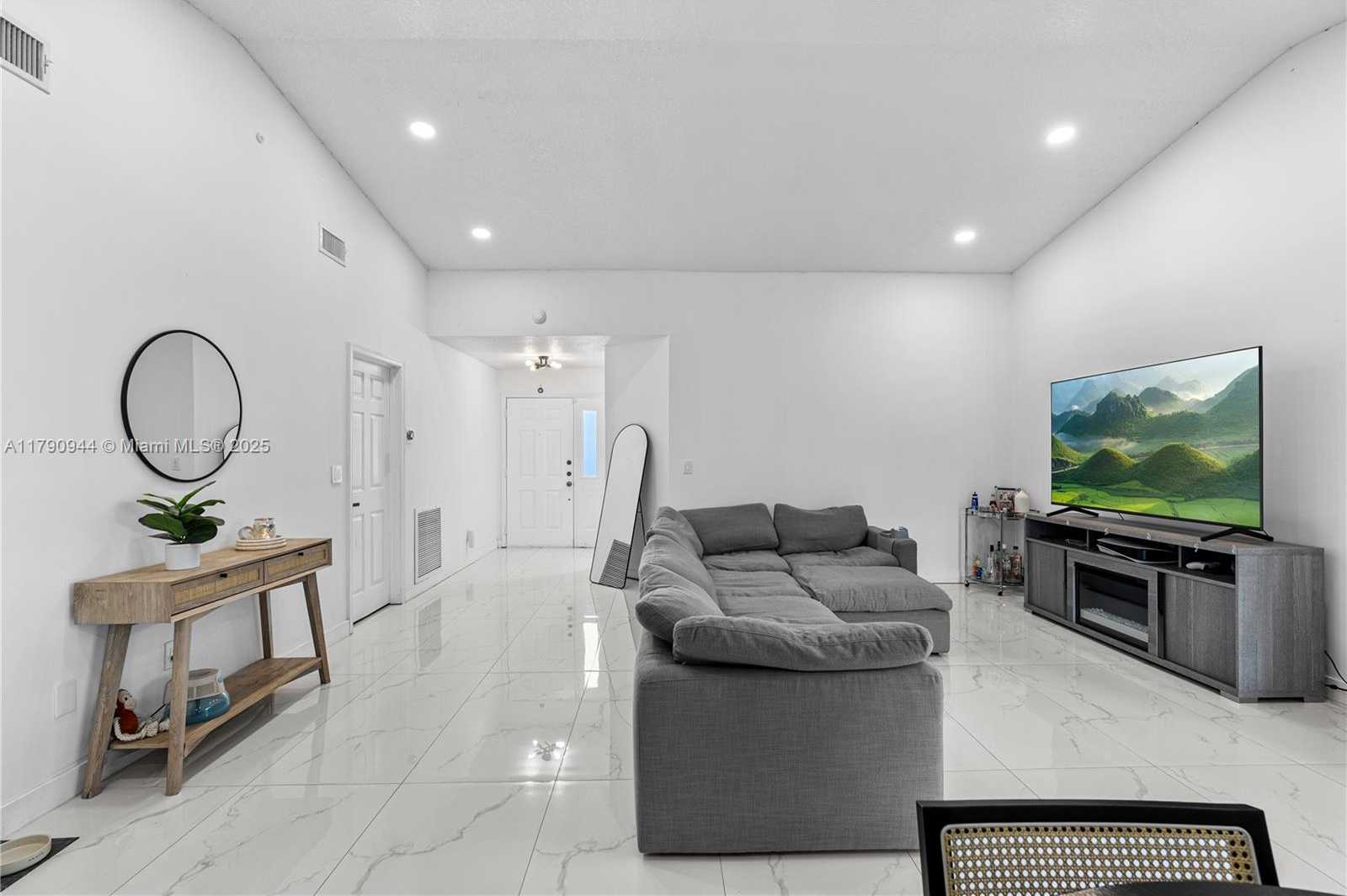 Small Image of 2215 SOUTH EAST 7TH PL, Homestead Number 7