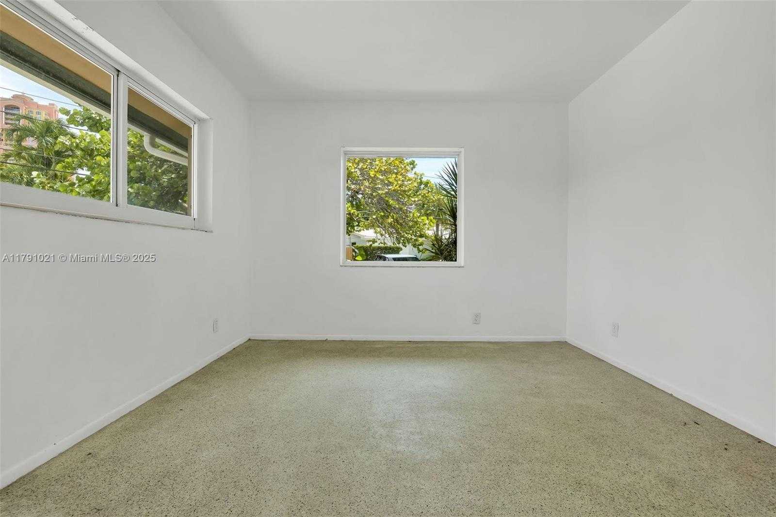 Small Image of 2019 NORTH EAST 31ST AVE, Fort Lauderdale Number 19
