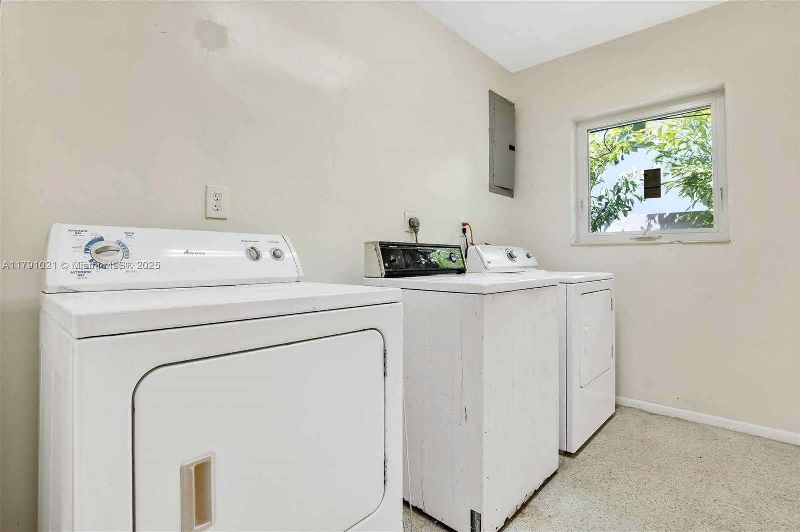 Small Image of 2019 NORTH EAST 31ST AVE, Fort Lauderdale Number 20
