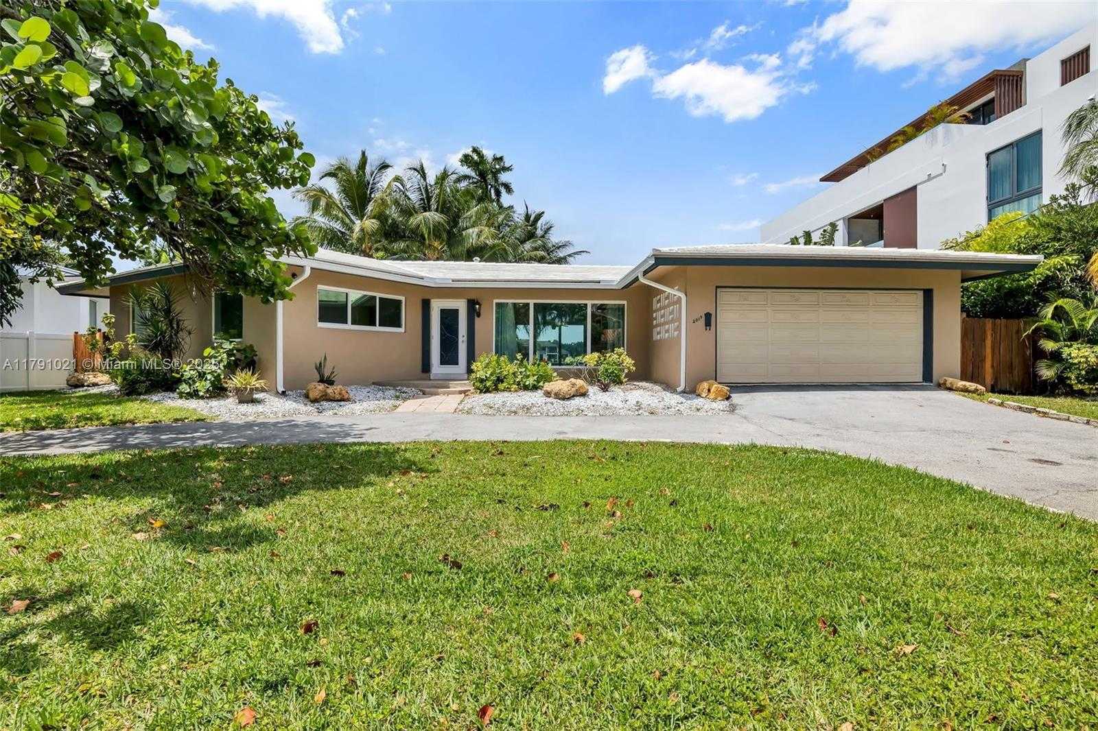 Small Image of 2019 NORTH EAST 31ST AVE, Fort Lauderdale Number 4