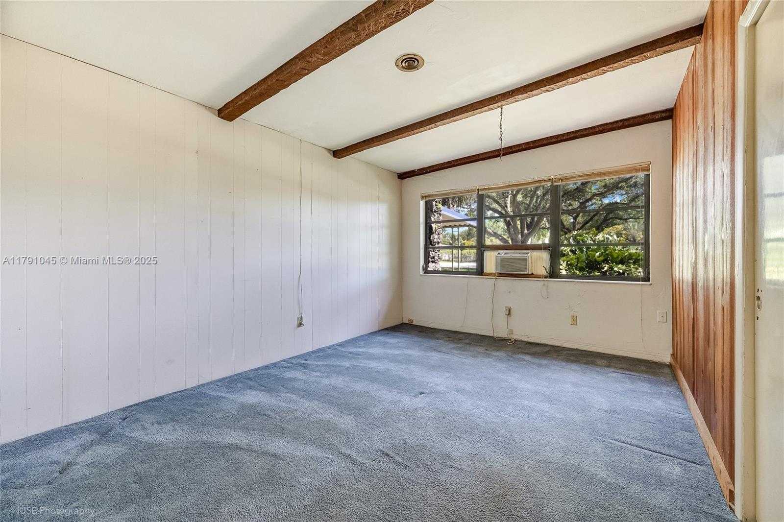 Small Image of 801 ORCHID DR, Plantation Number 11