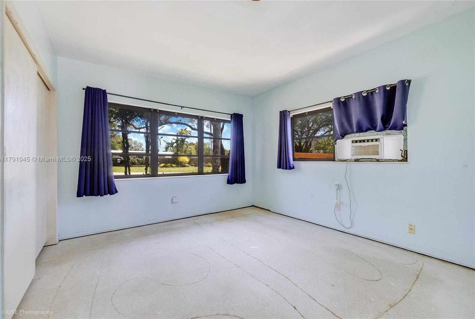Small Image of 801 ORCHID DR, Plantation Number 12