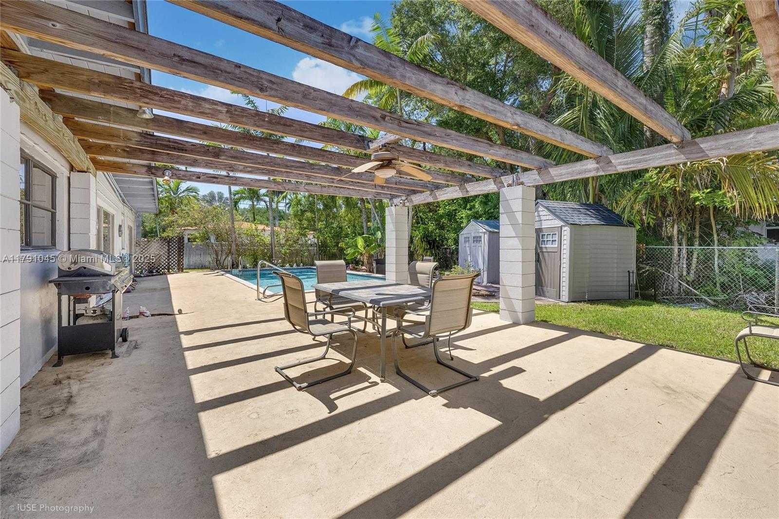 Small Image of 801 ORCHID DR, Plantation Number 16
