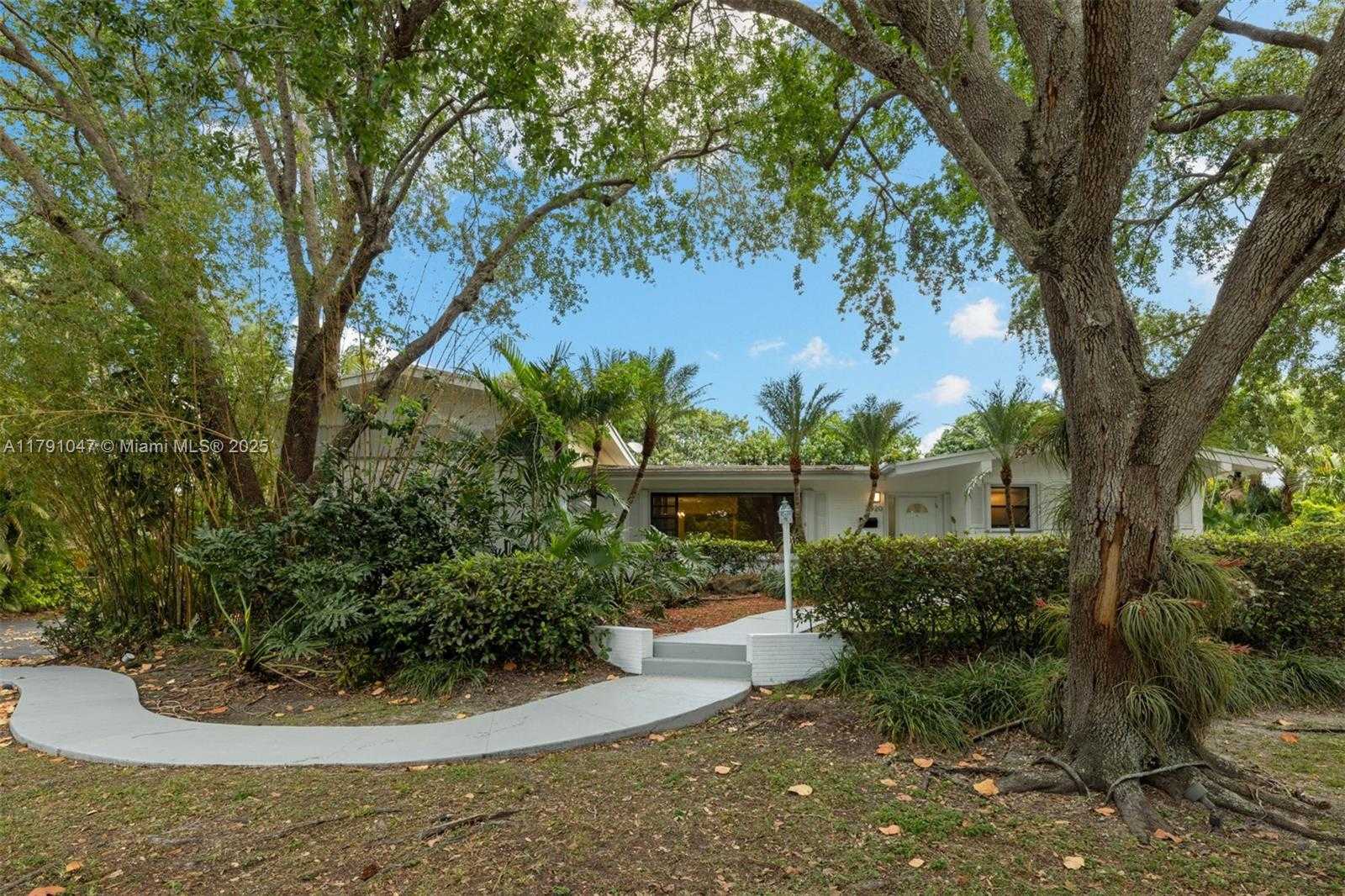 Small Image of 7920 SOUTH WEST 132ND ST, Pinecrest Number 19