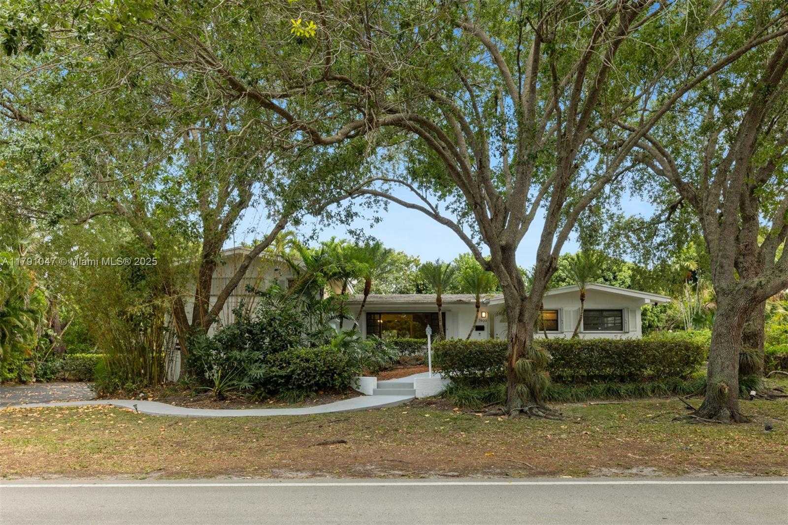 Small Image of 7920 SOUTH WEST 132ND ST, Pinecrest Number 21