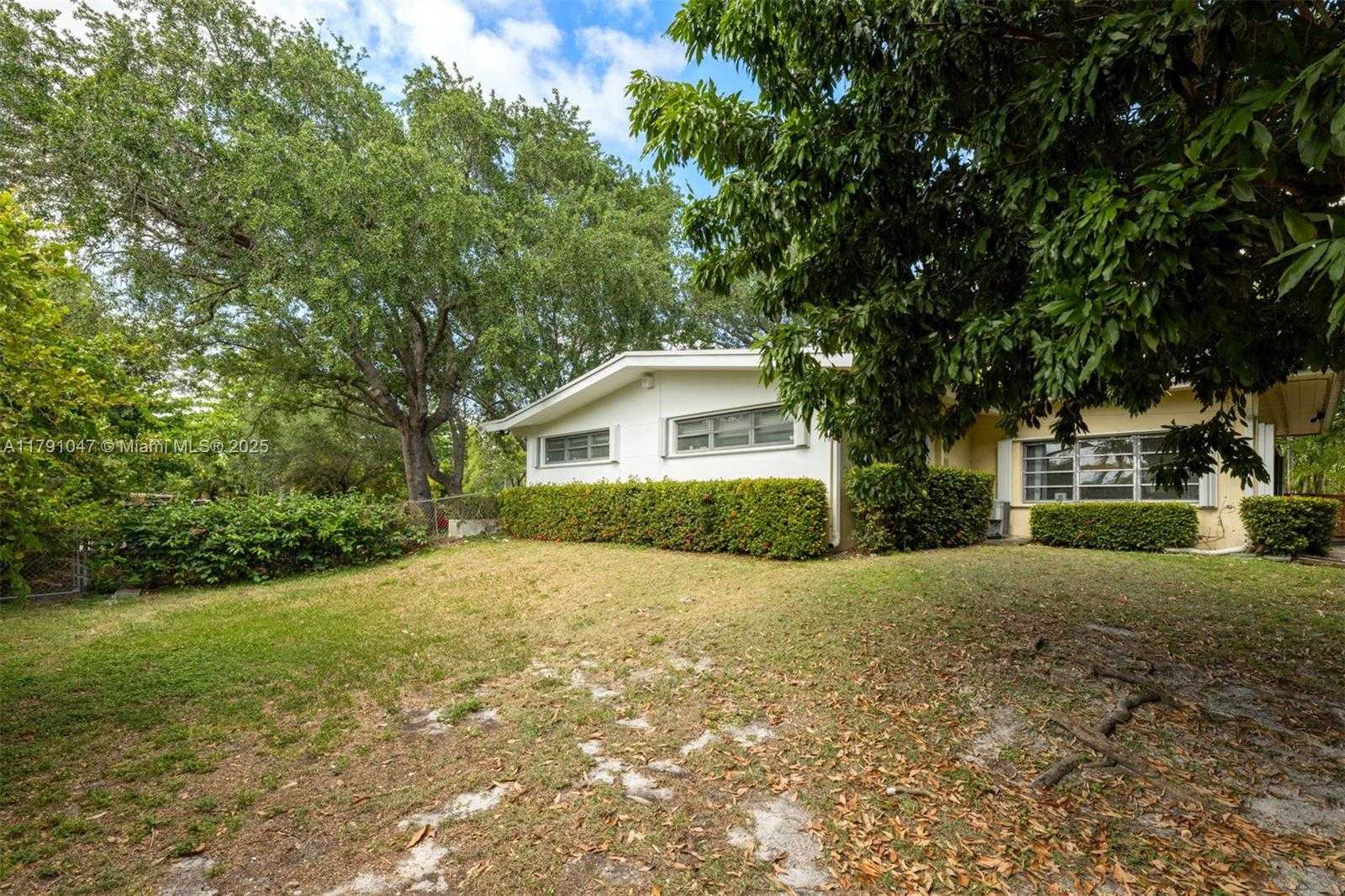 Small Image of 7920 SOUTH WEST 132ND ST, Pinecrest Number 22