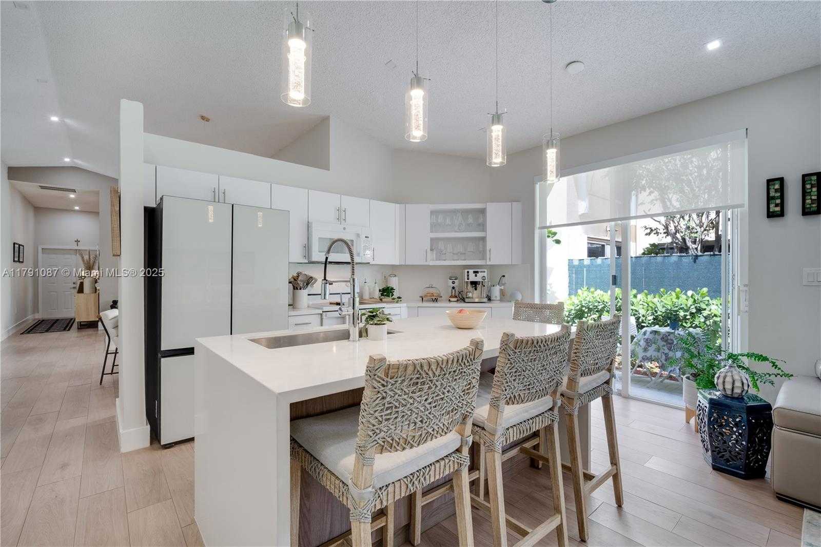 Small Image of 11334 NORTH WEST 53RD LN, Doral Number 12