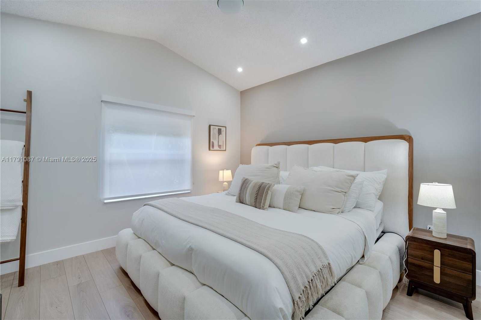 Small Image of 11334 NORTH WEST 53RD LN, Doral Number 21